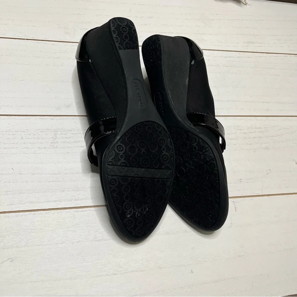 Anne Klein Black Sport Mary Jane wedge pumps with an elastic strap Sz 8.5